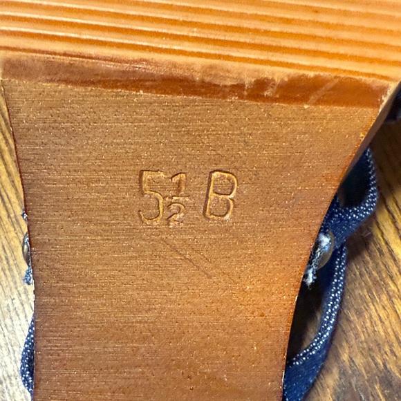 Anna Sui Denim Blue Candies Clogs - Picture 4 of 5